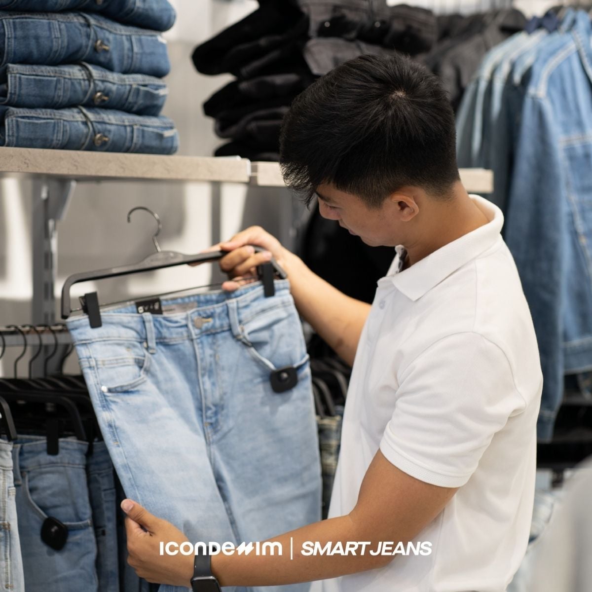 Không gian mua sắm quần jeans hiện đại
