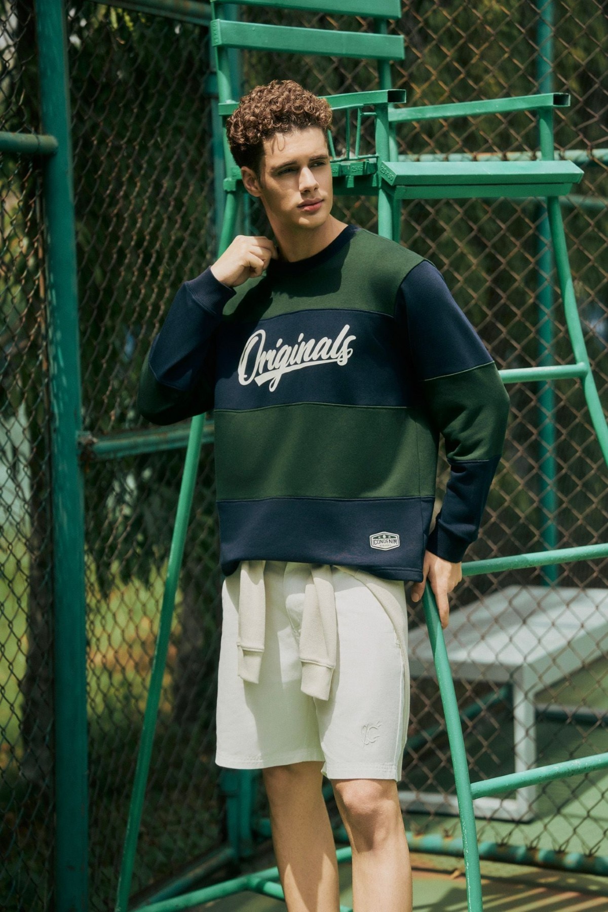 Xanh lá cây mang lại năng lượng tươi mới, hiện đại cho người tuổi Tỵ