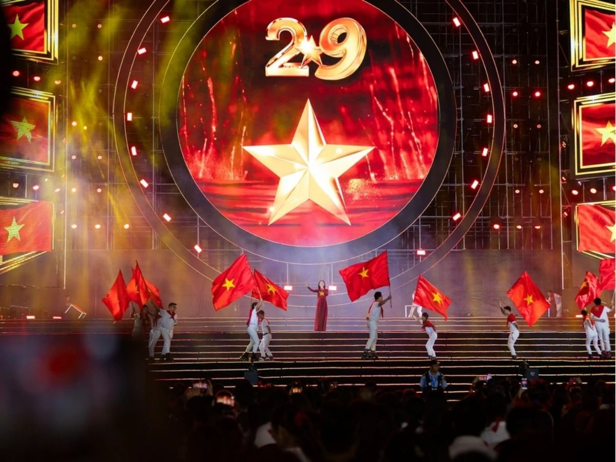 Sân khấu kịch mừng lễ Quốc Khánh 2/9