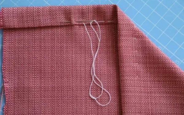 May viền ren lên mép túi