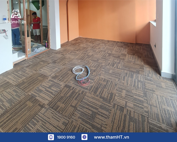 Thảm trải sàn văn phòng thiết kế độc đáo - Thảm VINUS 01 Kem và 02 Nâu đậm - Sáng tạo trong cải tạo không gian văn phòng
