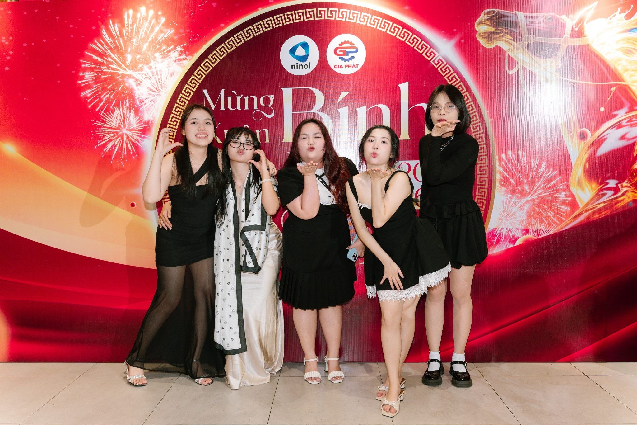 tat-nien-ninol