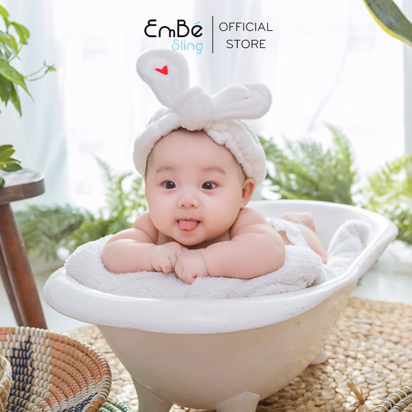 Có nên cho trẻ sơ sinh ra ngoài không?