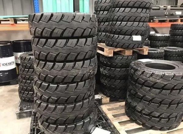 Lốp ADVANCE trên xe nâng HANGCHA chống mòn cao