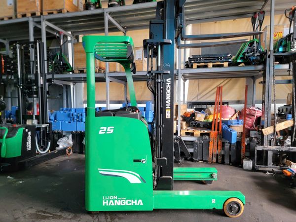 Xe nâng điện đứng lái HANGCHA có thể dùng trong kho lạnh xịn