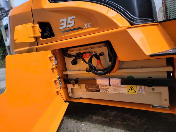 Xe nâng điện 3.5 tấn chạy Pin Lithium tân tiến HANGCHA