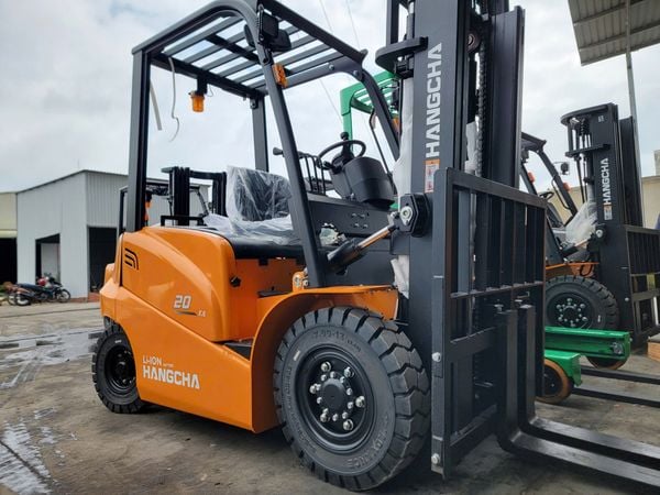 Xe nâng điện HANGCHA 2 tấn pin lithium hiện đại