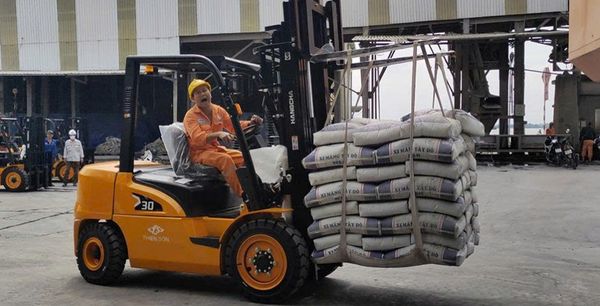 xe nâng HANGCHA phổ biến trong ngành sản xuất xi măng NHƯ THẾ NÀO