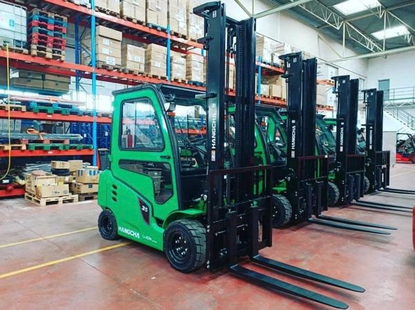 Xe nâng điện có cabin HANGCHA