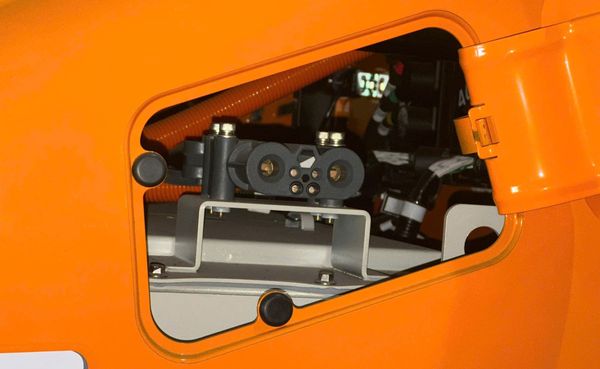 Ổ cắm sạc Xe nâng điện 3.5 tấn chạy Pin Lithium tân tiến HANGCHA