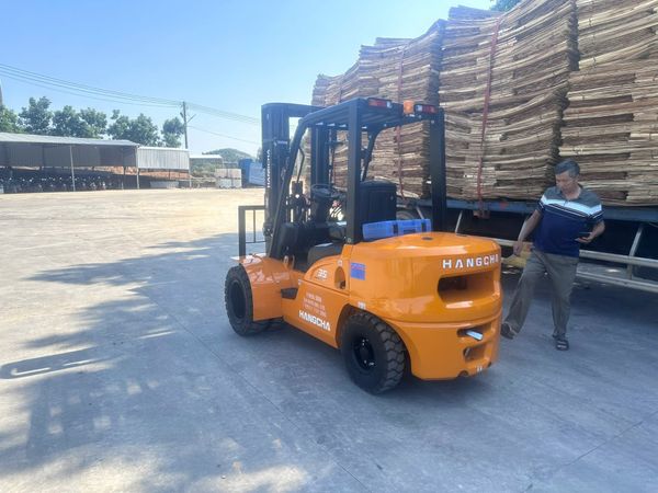 Xe Nâng Lốp Kép 1–5 Tấn Hangcha – 4 Lốp Trước, Ổn Định Mọi Địa Hình Giá rẻ