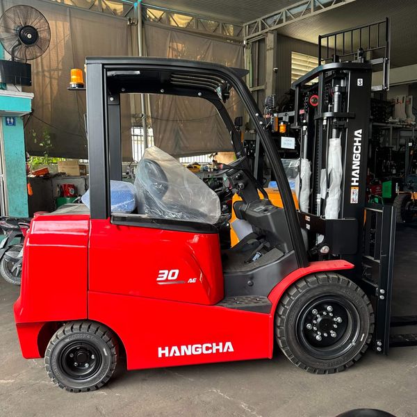 Xe nâng điện hangcha tải trong 3 tấn dòng AE nhỏ gọn