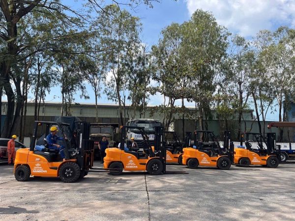 xe nâng dầu 3 tấn Hangcha