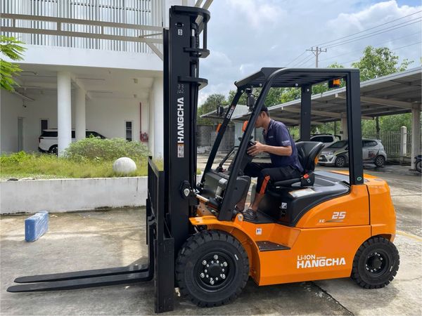 Cách Chọn Xe Nâng Hàng Đúng Nhu Cầu Giúp Tối Ưu Chi Phí Và Năng Suất