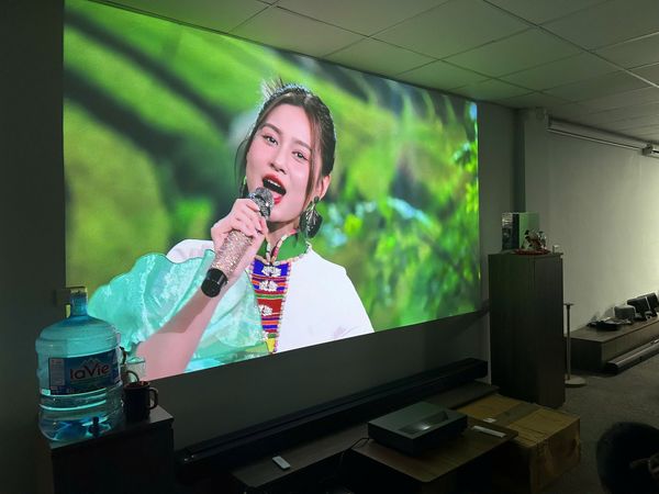 Máy chiếu cao cấp dễ dàng đáp ứng được mọi nhu cầu sử dụng của khách hàng