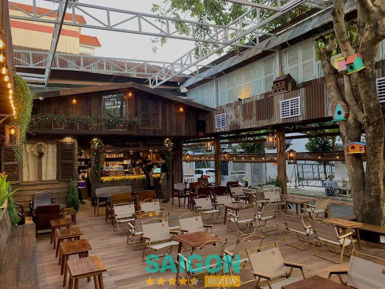 Lạc Cafe: Khúc Hồi Tưởng Giữa Lòng TP HCM