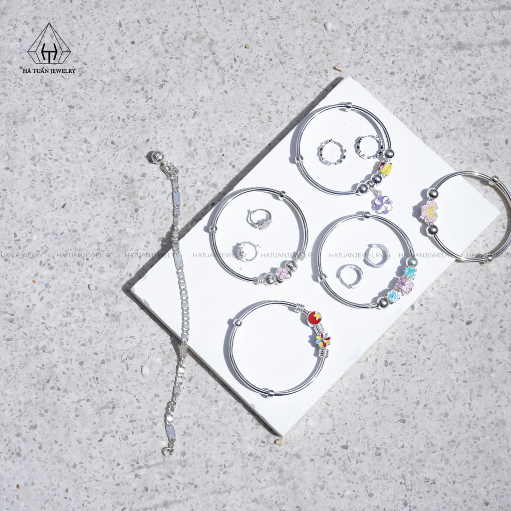 trang-suc-bac-cho-em-be