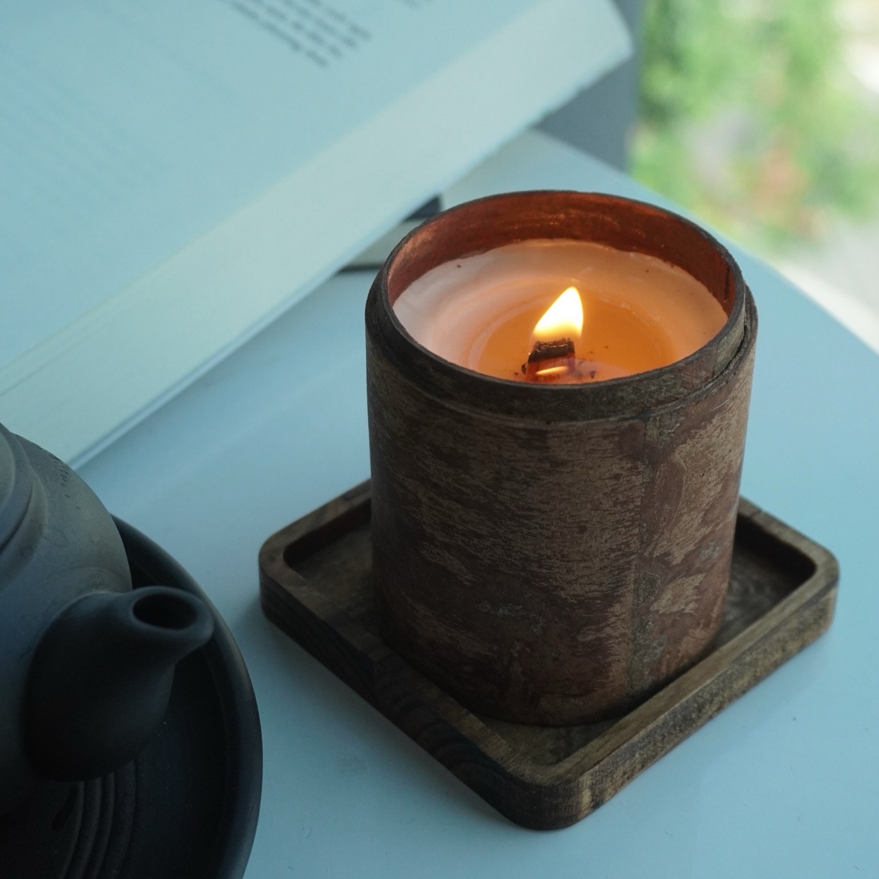 Vì sao đốt nến thơm lửa yếu hay dễ bị tắt?