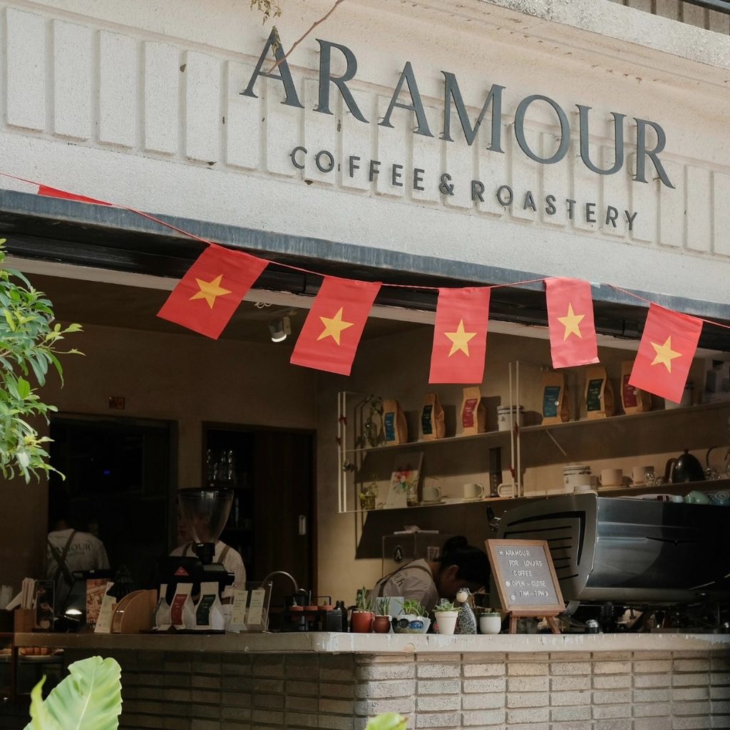 5-aramour-bo-tri-nhieu-khu-vuc-ngoi-rieng-tu-wifi-manh-me-cung-he-thong-o-cam-tien-loi