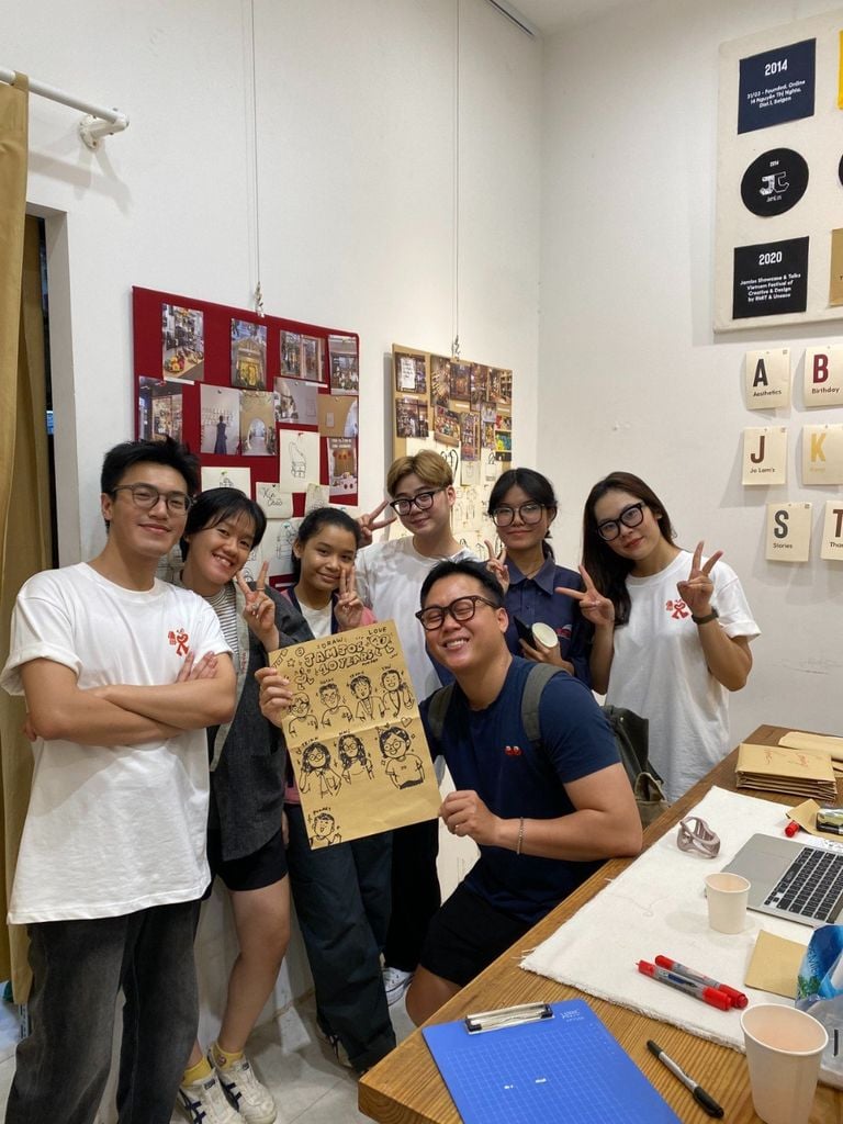 1-tap-the-nhan-vien-jamlos