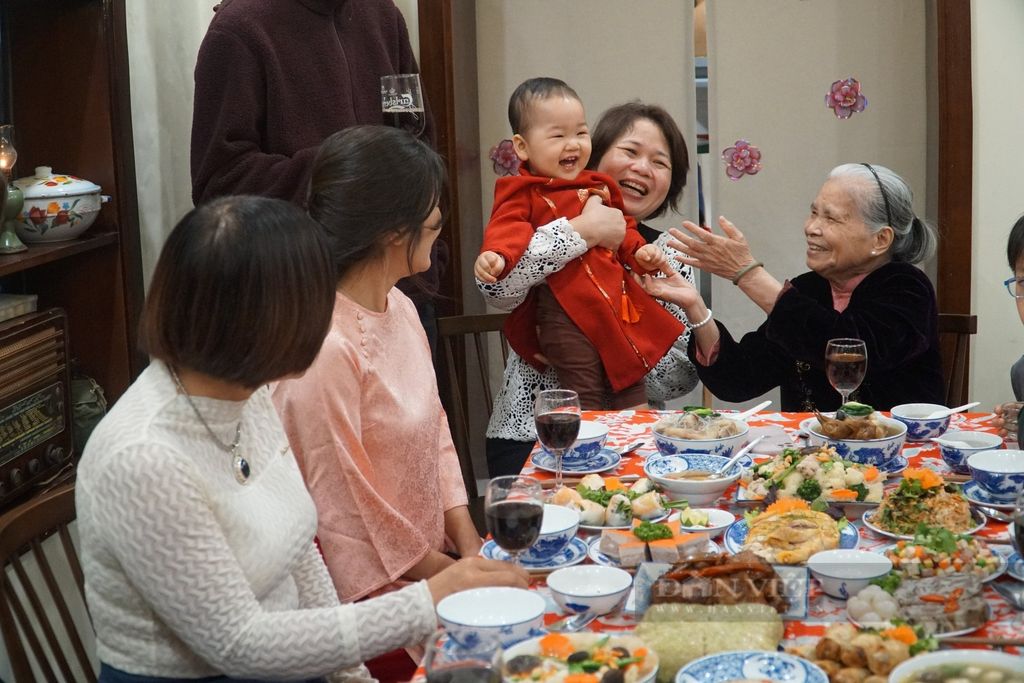 11-don-tet-ben-gia-dinh