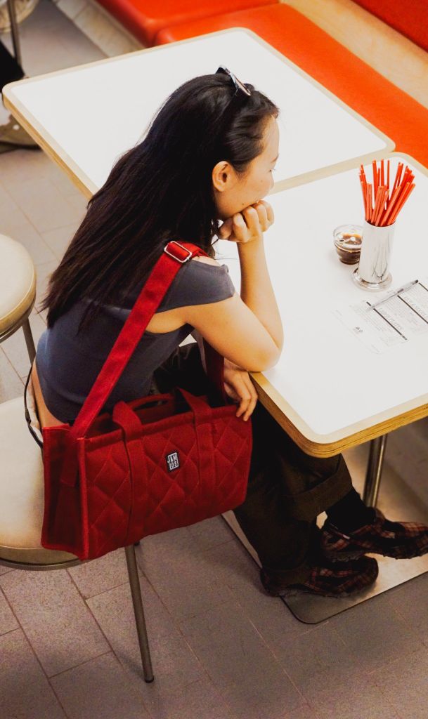 4-tui-deo-cheo-chan-bong-to