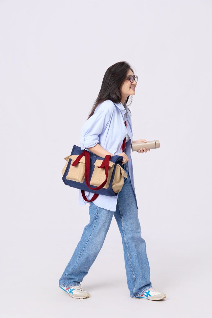 9-tui-tote-deo-vai-pocket-tote-m