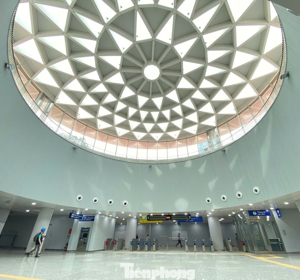 5-gieng-troi-hoa-sen-diem-checkin-hot-nhat-ga-ben-thanh