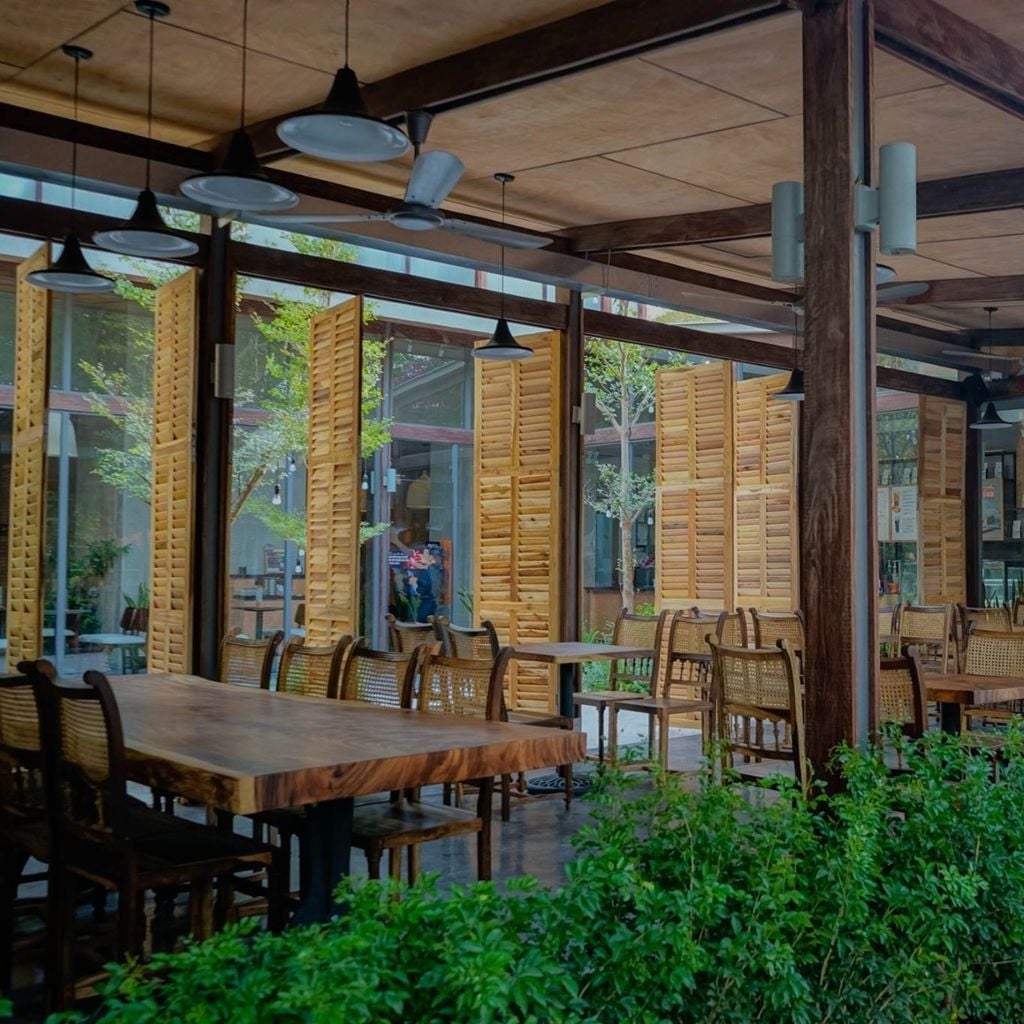 9-the-coffee-house-o-duong-xuan-thuy-thao-dien-luon-la-lua-chon-an-toan-cho-nhung-ai-can-khong-gian-lam-viec-lau-gio