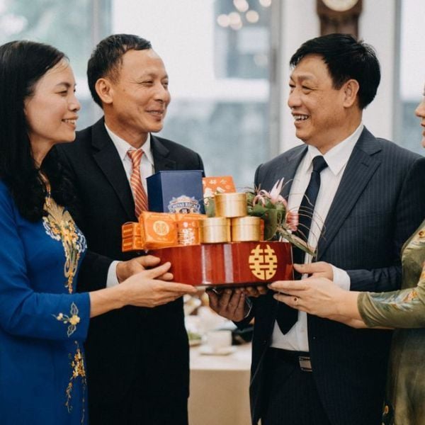 le-dam-ngo-le-an-hoi-va-le-cuoi-khac-biet-the-nao