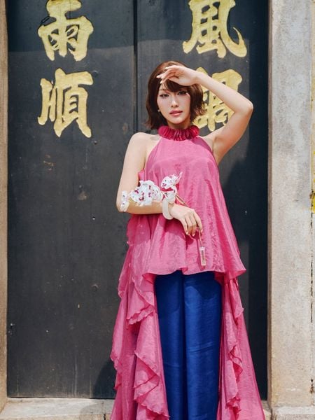 Ca sĩ Nguỵ Thuỳ Linh