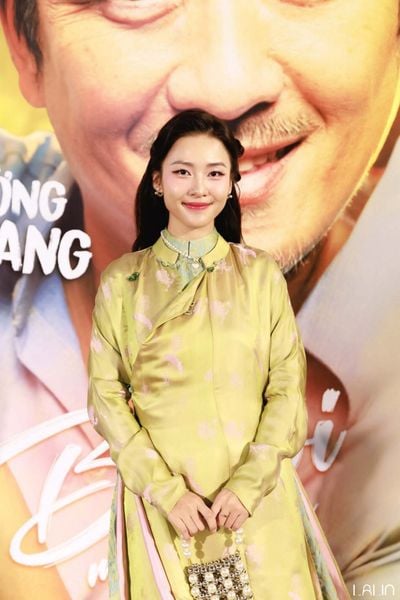 Diễn Viên Khả Ngân