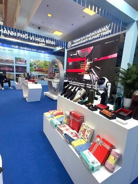 Khăn Poêmy tại Đại hội Thi đua yêu nước toàn quốc năm 2025