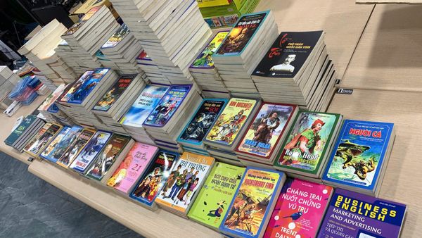 Phiên Chợ Sách Cũ - Đồng Giá 9k - nhanvan.vn