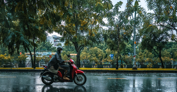 Điều khiển xe dưới trời mưa