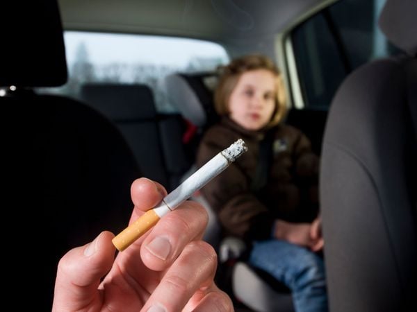 Máy lọc không khí giải quyết mùi thuốc lá