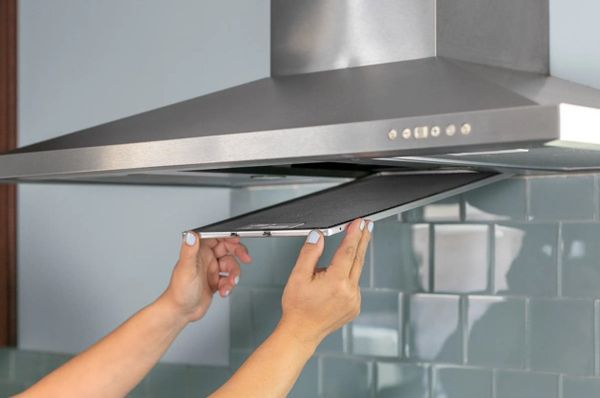Cách vệ sinh máy hút mùi tại nhà đơn giản