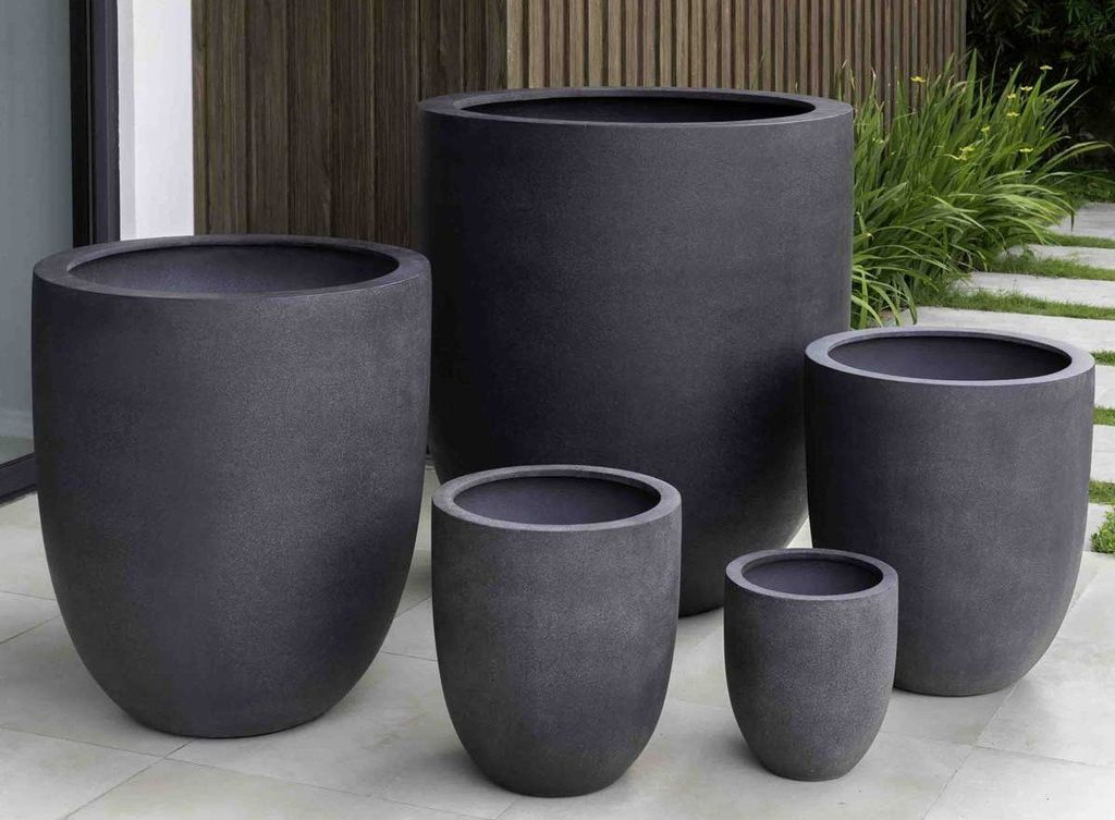 How to Distinguish High-Quality Fiberglass Planters from Low-Quality Ones
