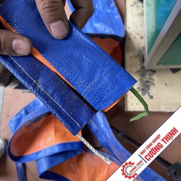 Máy Hàn Bạt Khổ Lớn: Giải Pháp Toàn Diện Cho Quảng Cáo Đỉnh Cao!