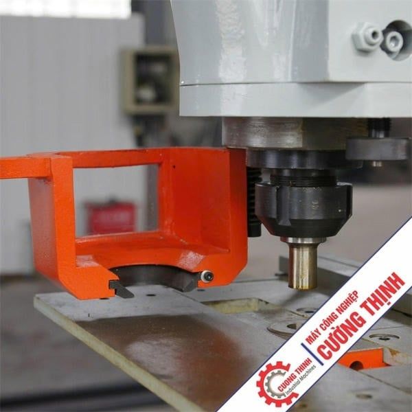 Máy Đột Dập Liên Hợp Là Gì? Ưu Điểm Và Ứng Dụng Của Máy Tại Cường Thịnh