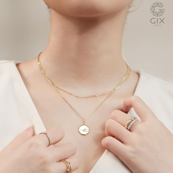 Phối Vòng Cổ Với Áo Cổ Chữ V