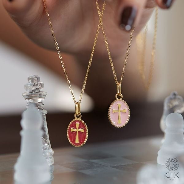 Phối Vòng Cổ Với Áo Cổ Chữ V