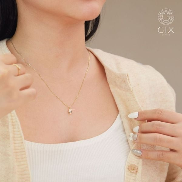 Phối Vòng Cổ Với Áo Cổ Chữ V