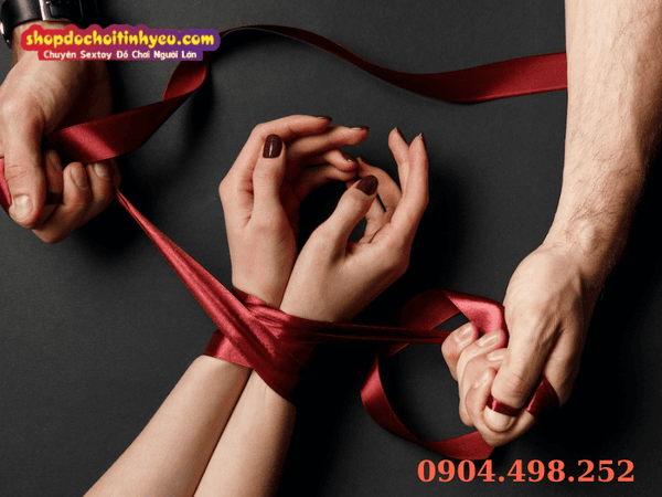 Bondage là gì: Định nghĩa trói buộc tình dục