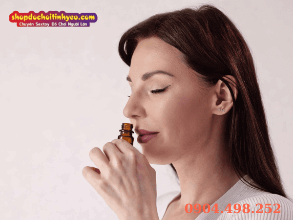 Cách Hít Popper Trực Tiếp Từ Chai