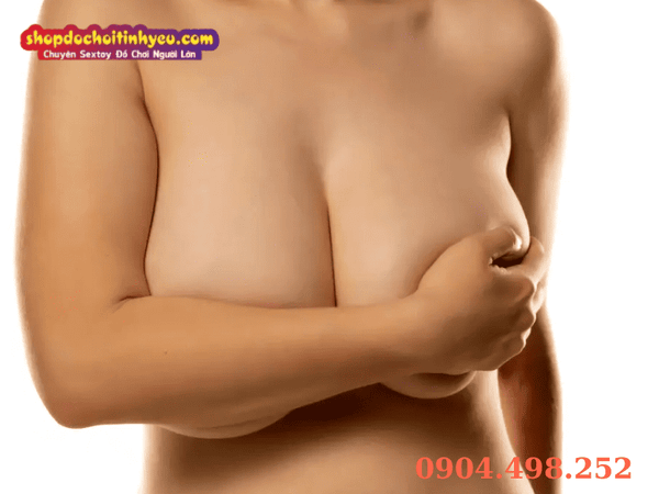 Sử dụng đồ chơi tình dục kích thích vòng một cho nữ