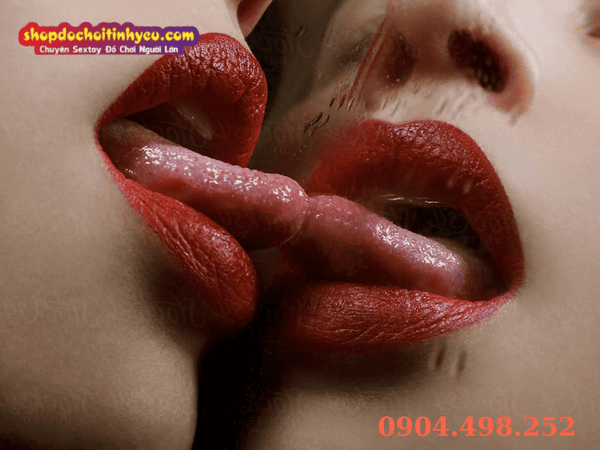 Định nghĩa kỹ thuật đá lưỡi và sự khác biệt với nụ hôn môi thông thường