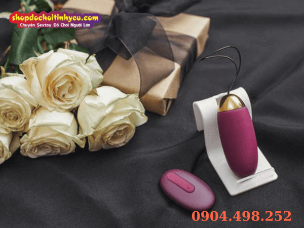 Cách dùng gel bôi trơn với trứng rung tình yêu