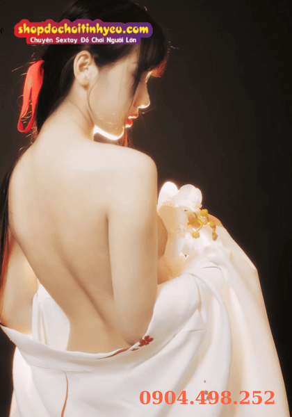 Gái xinh cởi đồ ko che