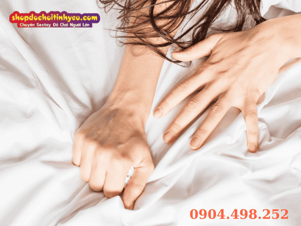 Phân tích định nghĩa và sức hút của tư thế doggy từ phía sau